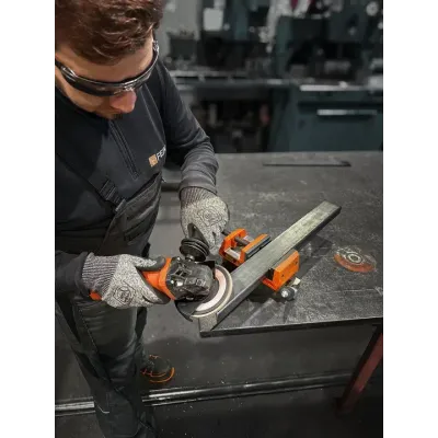 Szlifierka kątowa CG 17-125 1700W 